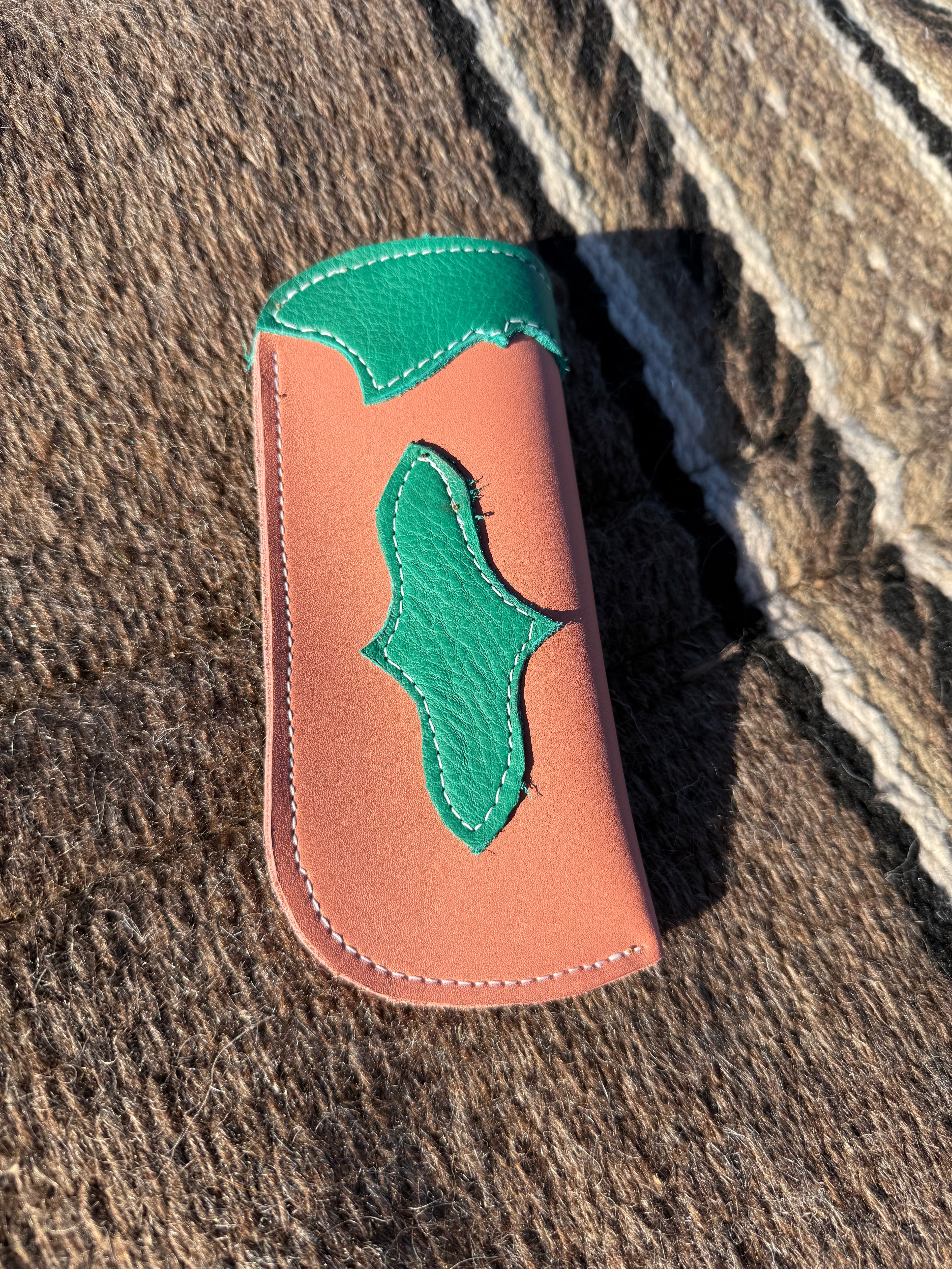 The Sunnie – Mini Leggin’ Sunglasses Holder